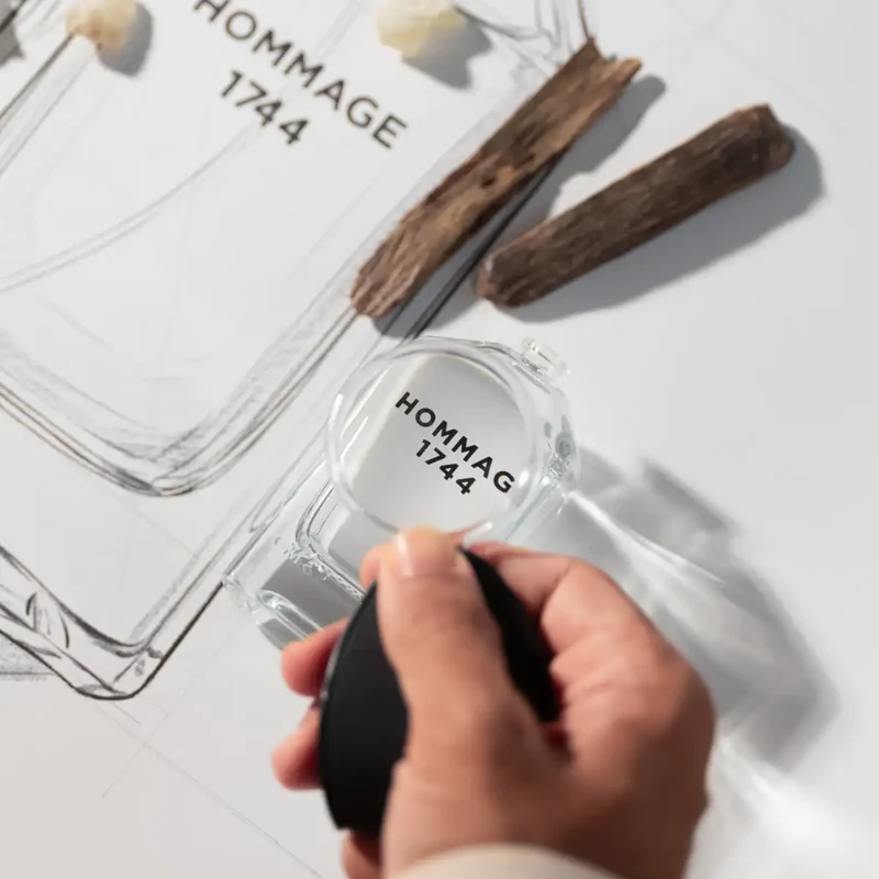 Omanluxury - Hommage 1744