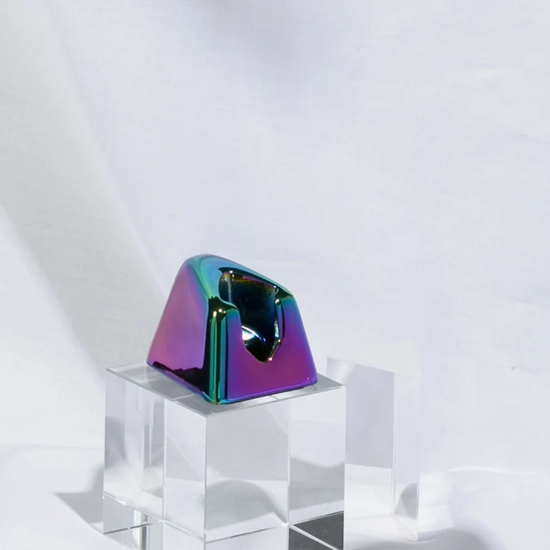The Leaf Razor Stand – Prism