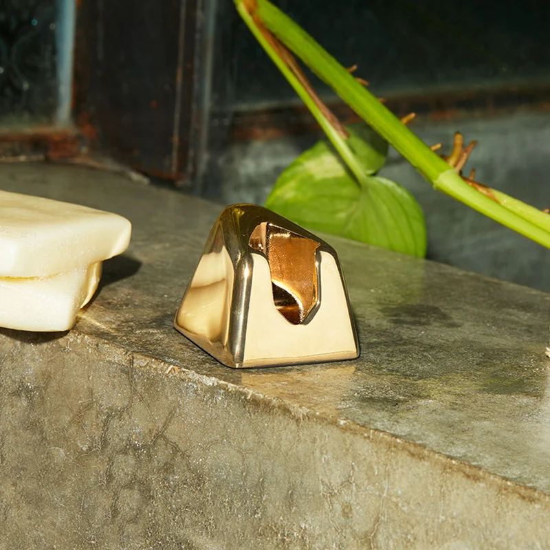 The Leaf Razor Stand – Gold