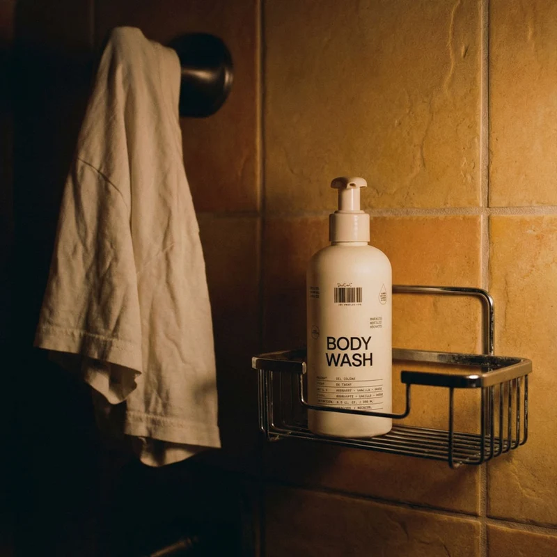 01 "Taunt" – Body Wash