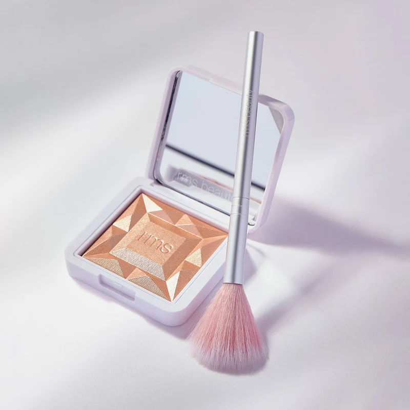 Skin2Skin Classic Fan Brush