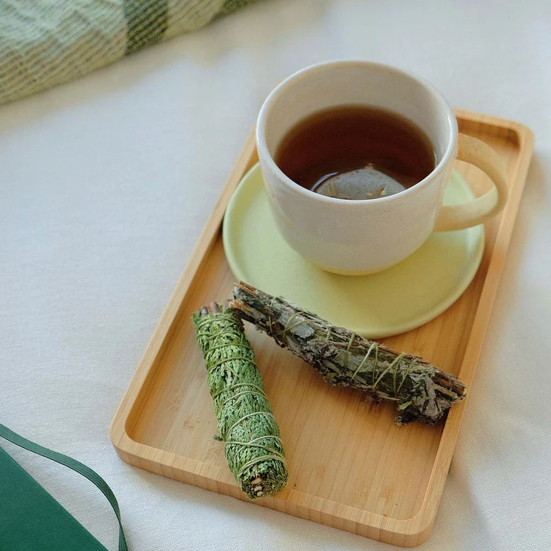 Cedar, Mugwort – Natural Incense Bundle