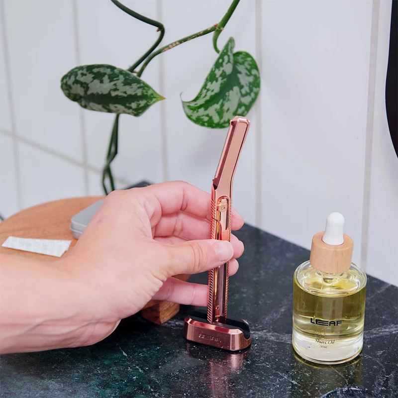 Leaf Dermaplaner Stand – Rose Gold
