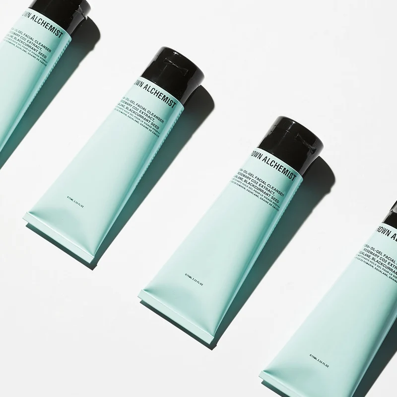 Hydra+ Oil-Gel Facial Cleanser: Rosemary CO2 Extract, Squalane, Blackcurrant Seed
