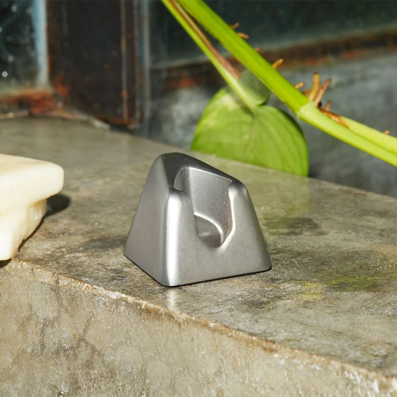 The Leaf Razor Stand – Silver