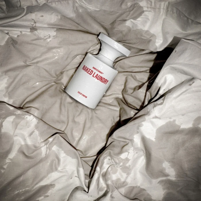 BORNTOSTANDOUT - Naked Laundry
