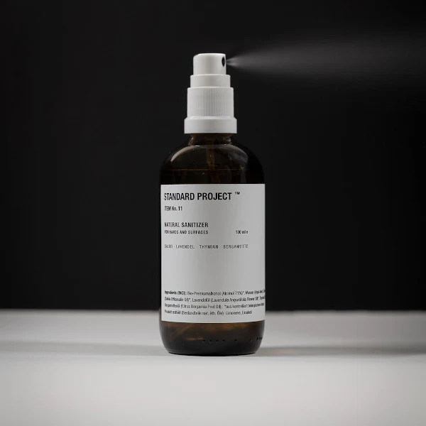 Desinfektionsspray mit Pflegeformel „Item No.11“ • STANDARD PROJECT