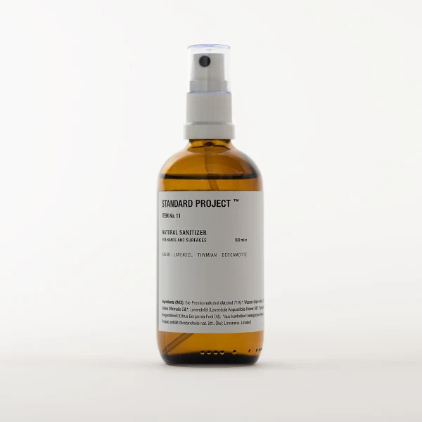 Desinfektionsspray mit Pflegeformel „Item No.11“ • STANDARD PROJECT