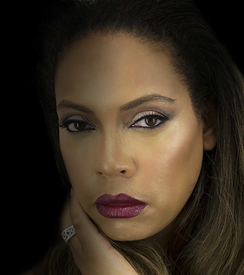 The Sultry Socialite