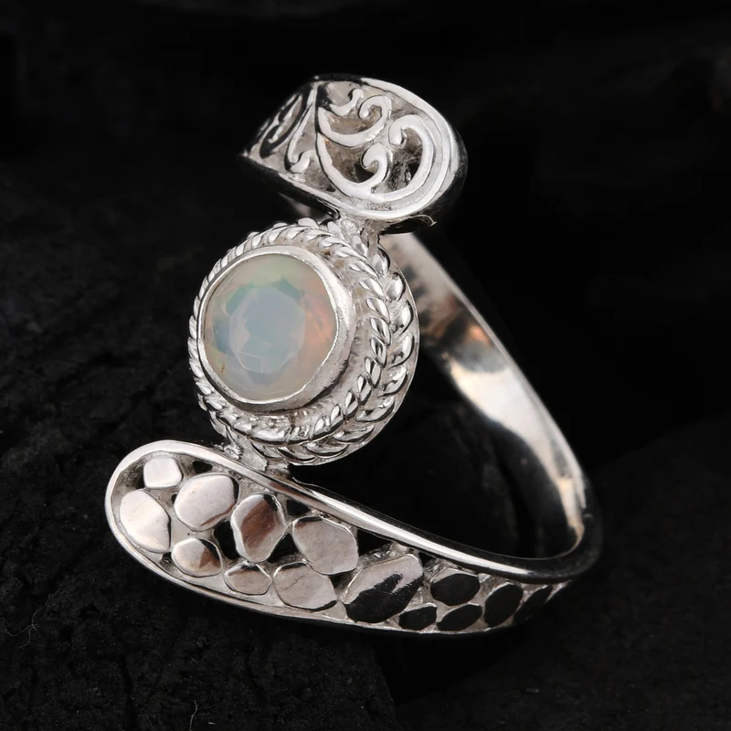 Royal Bali Kollektion - natürlicher, äthiopischer Opal-Ring, 925 Silber ca. 0,60 ct