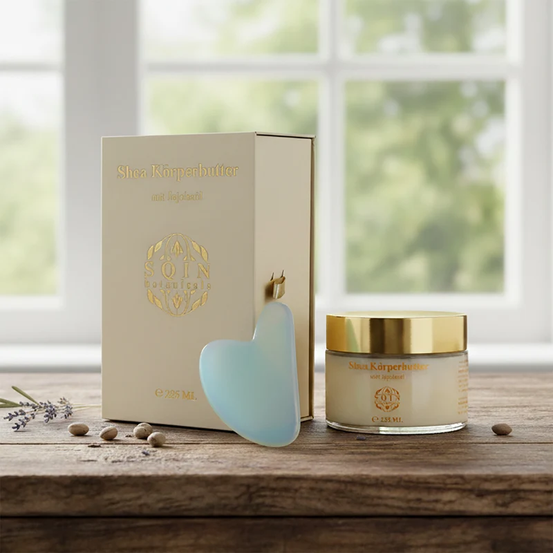 SQIN Botanicals - Shea Körperbutter mit Jojobaöl inkl. Amethyst Gua Sha, 225 ml