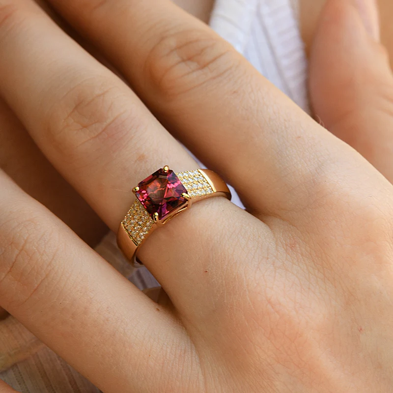 Iliana AAA Rubellit, Weißer Diamant Ring, SI-GH zertifiziert und geprüft, 750 Gold ca. 2.10 ct