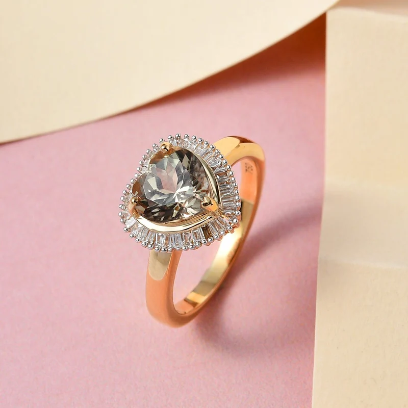 Iliana - AAA Turkizit und weißer Diamant Ring, 750 Gold ca. 2.33 ct