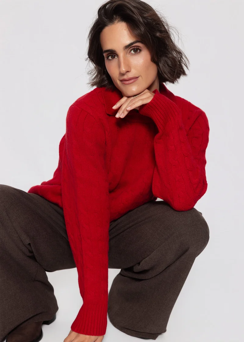 Strickpullover mit Zopfmuster und Kragen - rot