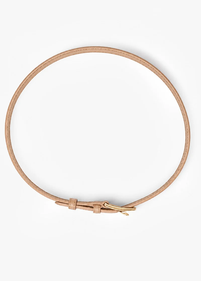 Schmaler Gürtel mit goldfarbener Metallschnalle - beige